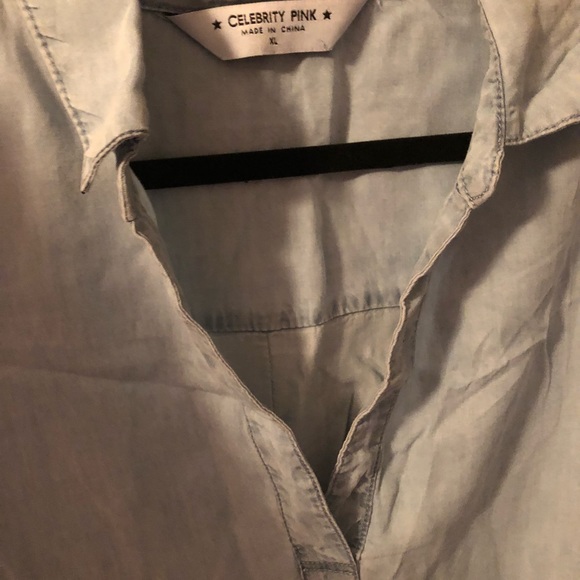 Celebrity Pink light and comfy chambray dress - Picture 5 of 6